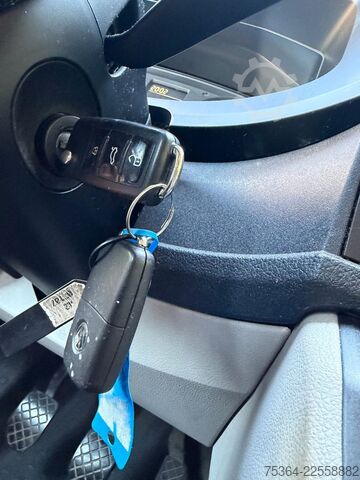 Kleinbus VW T6 Kombi 2.0 Tdi L1H1 Klima 9 Sitze Schiebetür