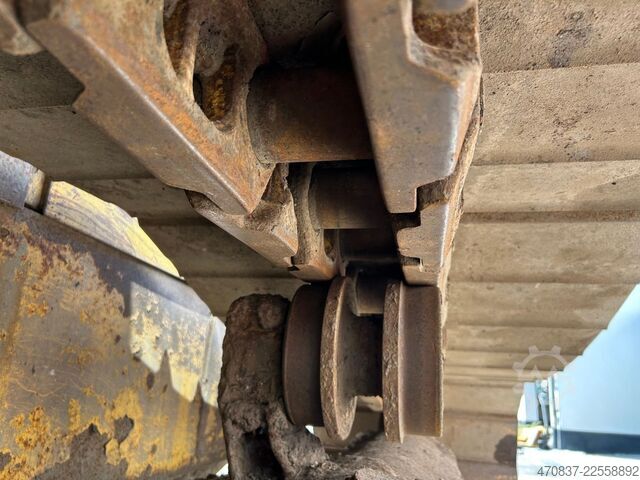 Straßenwalze KOMATSU D 65 PX - 18 **Ketten und Laufwerk NEU**