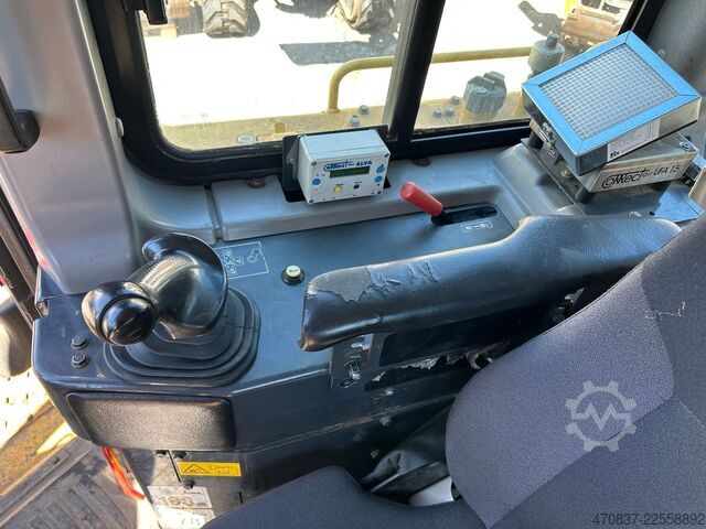 Straßenwalze KOMATSU D 65 PX - 18 **Ketten und Laufwerk NEU**