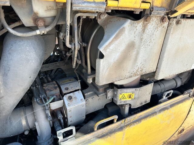 Straßenwalze KOMATSU D 65 PX - 18 **Ketten und Laufwerk NEU**