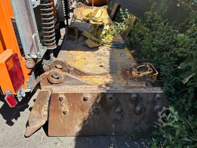 Straßenwalze KOMATSU D 65 PX - 18 **Ketten und Laufwerk NEU**