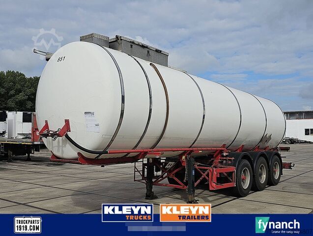 Tank HENDRICKS CHEMIETANK 30.000 LTR ISOLATED