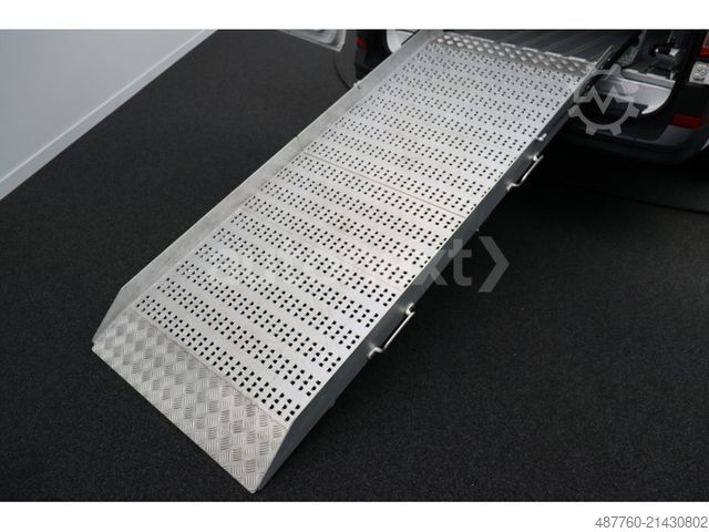 Kleinbus VOLKSWAGEN Crafter 50 Maxi *Rollstuhl-Rampe* Dachklima+15-S