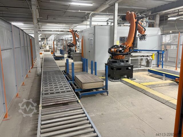 AUTOMATISCHE BOHR UND DUeBELEINTREIBMASCH COMEC + KUKA Frontal 1000 3S CN CA + KR 120 R3200 PA