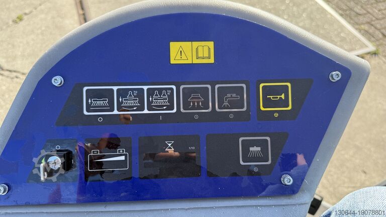 Scrubber dryer Nilfisk BR 1100C-XL