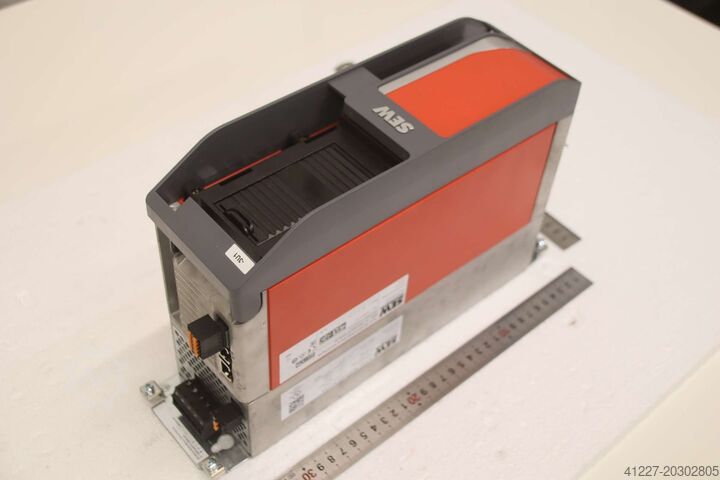 Frequency converter 0.55 kW SEW Eurodrive MDX91A-0020-5E3-4-XXX