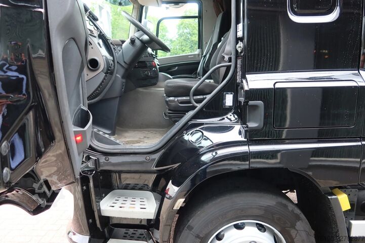 Box body DAF CF 410 Bak +Dhollandia 2000 kg klep. Black Edition
