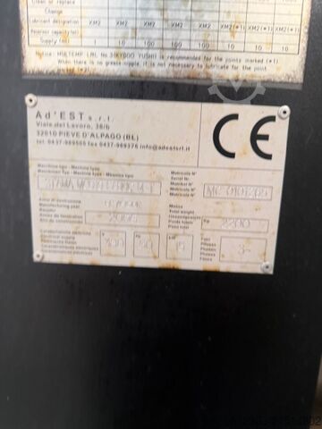 Vertikales Bearbeitungszentrum Stama MC 010