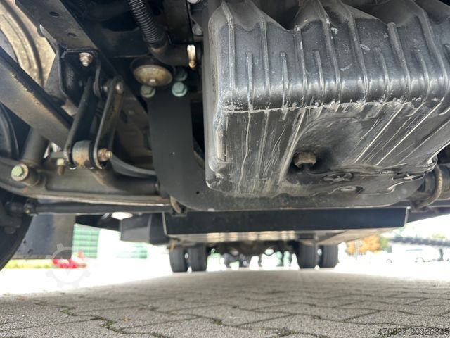 High top van MERCEDES-BENZ Vario 818 / Werkstatt / Kompressor / Doka