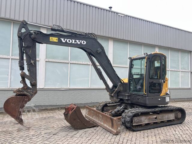 Midi-Bagger Volvo ECR 88 D    2016