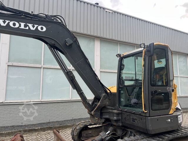 Midi-Bagger Volvo ECR 88 D    2016
