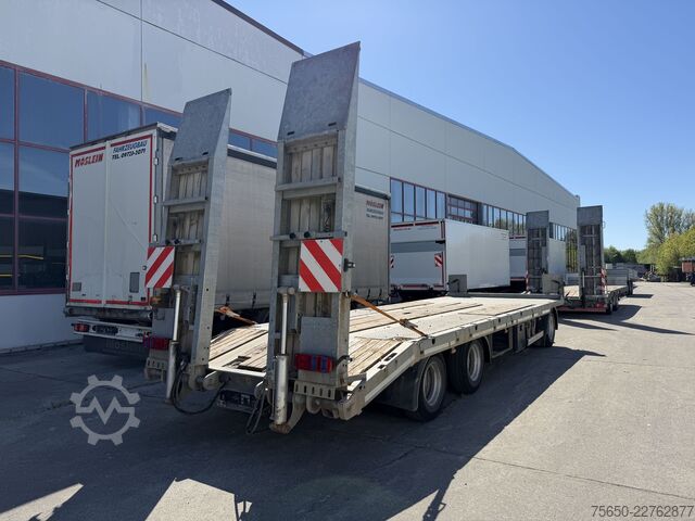 Low loader trailer Möslein TO 3 Schwebheim  3 Achs Tieflader Plato