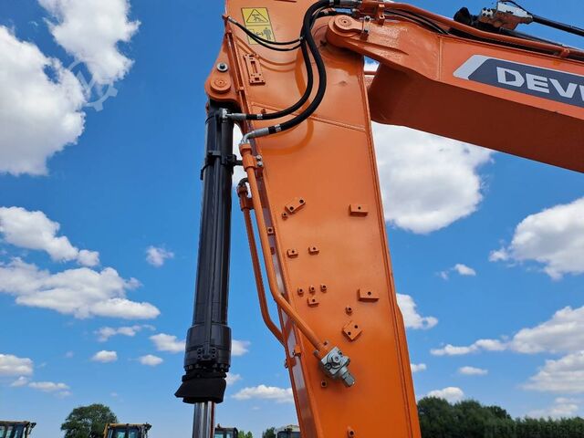 Raupenbagger Develon DX 225 LC-7M (UNUSED, multiple units available)