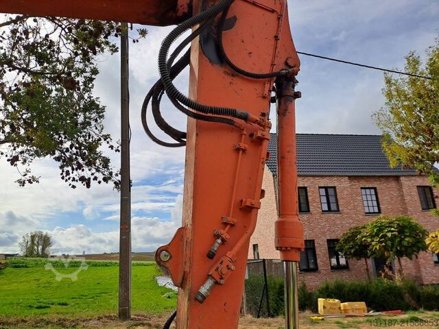 Raupenbagger Hitachi ZX135US