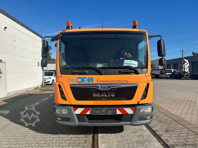 Pick-up van MAN TGL 8.220 / Palfinger PK 7001 + Funk / EURO 6