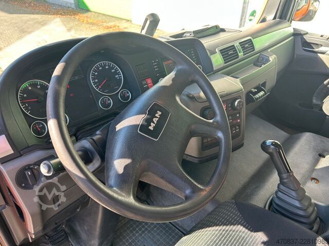 Pick-up van MAN TGL 8.220 / Palfinger PK 7001 + Funk / EURO 6