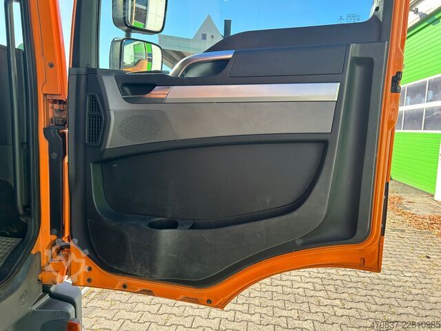 Pick-up van MAN TGL 8.220 / Palfinger PK 7001 + Funk / EURO 6