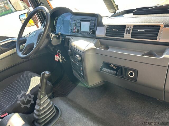 Pick-up van MAN TGL 8.220 / Palfinger PK 7001 + Funk / EURO 6