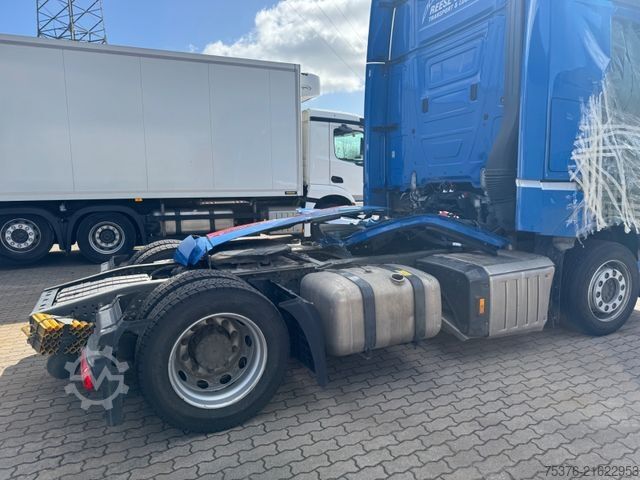 Standard tractor unit MERCEDES-BENZ Actros 1851 4x2 Unfallschaden/damaged