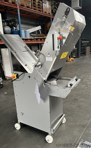 Brotschneidemaschine und Verpackungsmaschine De Hoog / AVT b.v. 