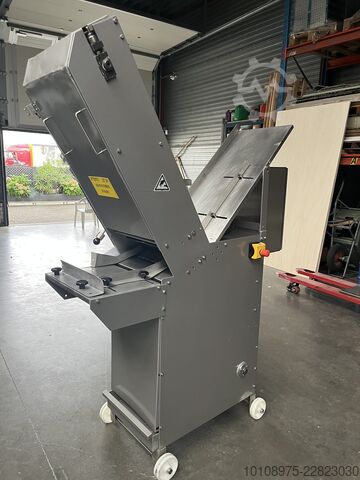 Brotschneidemaschine und Verpackungsmaschine De Hoog / AVT b.v. 