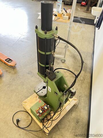 Pneumatic press with two-hand control Schmidt 32KN