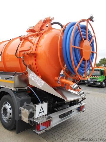 Vacuum tank truck MAN TGM 26.320 6x2-4 BL / Faros 14/1 piston