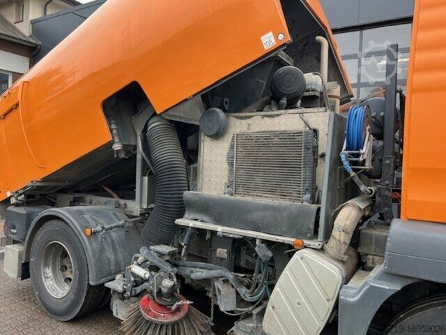 Spezial-LKW MAN TGS 18.320 4x2 Bucher Optifant 70