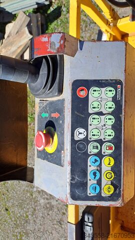 Geländegängige Scherenarbeitsbühne Haulotte Compact 10 DX