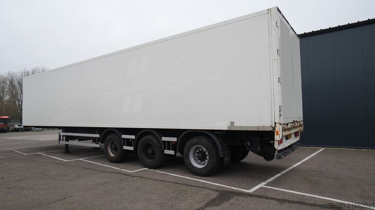 Suitcase Jumbo Closed box trailer with chain system