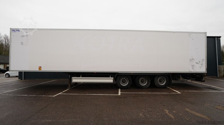 Refrigerated/frozen transport LAMBERET 3 Axle frigo trailer with CARRIER VECTOR 1950 M...