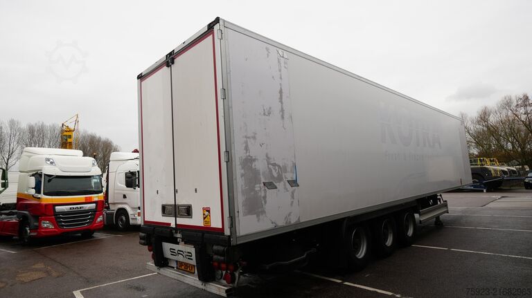 Refrigerated/frozen transport LAMBERET 3 Axle frigo trailer with CARRIER VECTOR 1950 M...