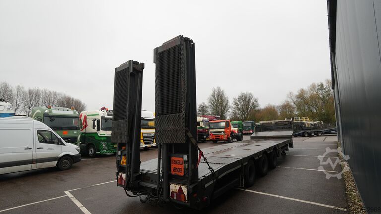 Semi low-loader Nooteboom Semi low loader trailer