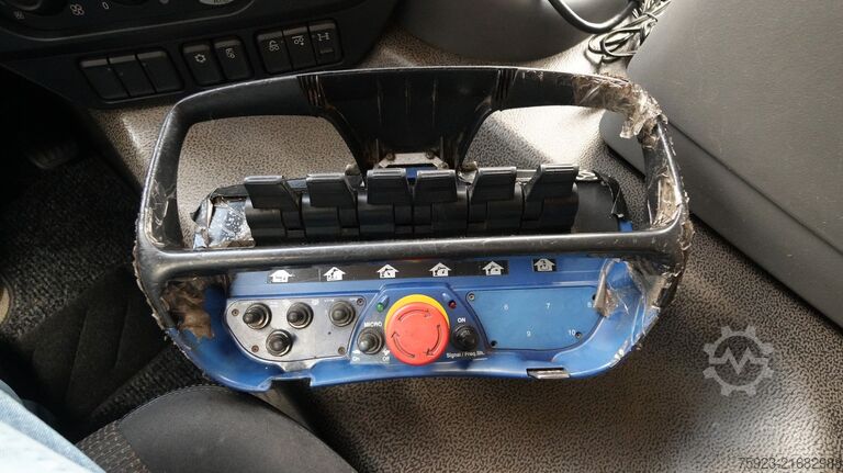 Kranwagen DAF CF 400 open box with Palfinger PK 17502 crane