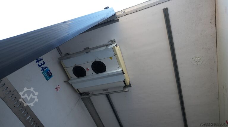 Refrigerated/frozen transport LAMBERET 3 Axle frigo trailer Carrier Vector 1950 Bi-Temp