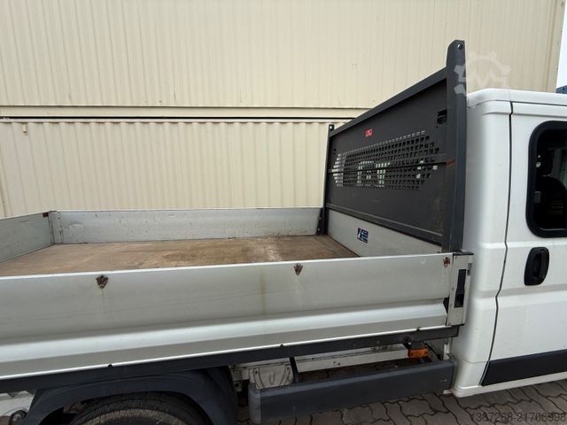 Pick-up van PEUGEOT Boxer Doka Pritsche / 1. Hand / Klima