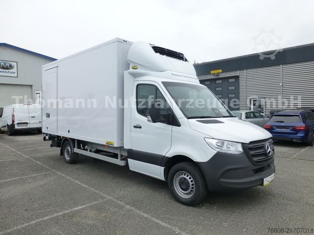 Refrigerator body van MERCEDES-BENZ Sprinter 317 CDI Kühlkoffer mit LBW Xarios 300GH