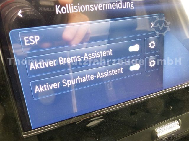 Refrigerator body van MERCEDES-BENZ Sprinter 317 CDI Kühlkoffer mit LBW Xarios 300GH