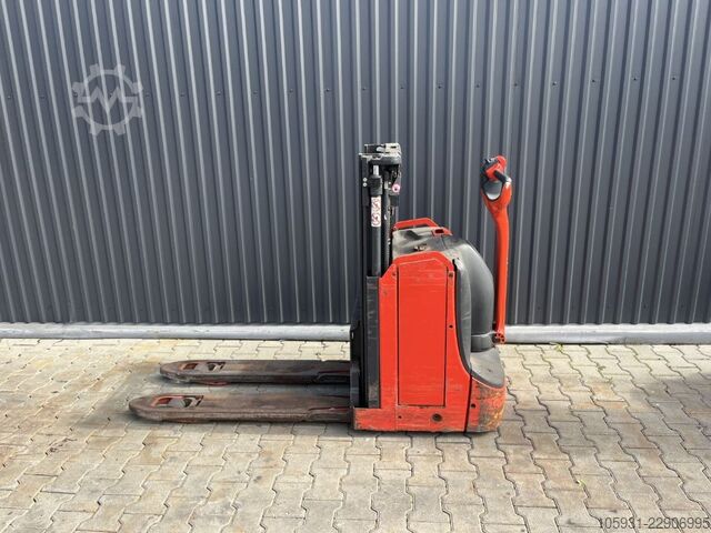 Deichselstapler Linde D08