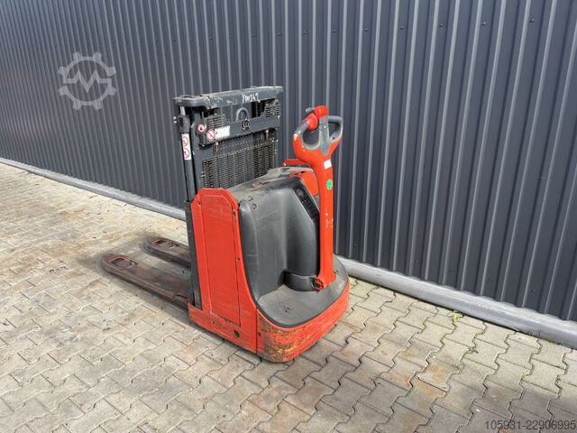 Deichselstapler Linde D08