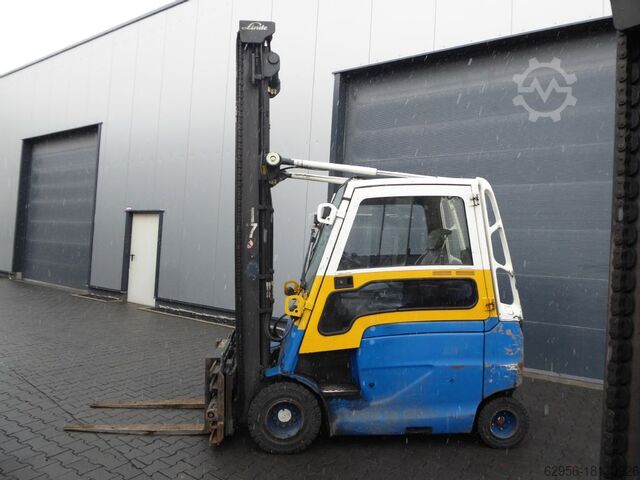 Electric 4-wheel forklift Linde E30HL-01/600