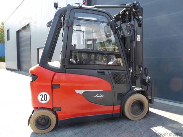 Electric 4-wheel forklift Linde E30HL/600