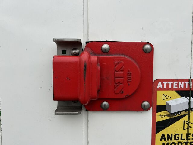 Box body Fruehauf CNP 03 / Box / Laadklep / SAF Schijfrem