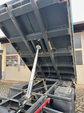 Three-way tipper van mitsubishi Canter Fuso 6S15 Kipper