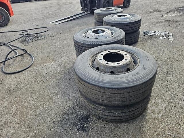 2014 BRIDGETONE AND OTHERS 8 USED TRAILER TIRES  SIZE 265/70 R19.5 WITH RIM BRIDGETONE AND OTHERS 8 USED TRAILER TIRES  SIZE 265/70 R19.5 WITH RIM