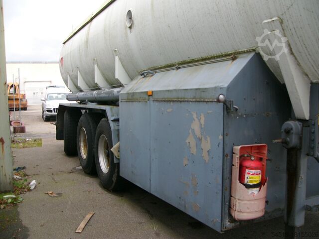 Liquid gas semi-trailer / LPG trailer  