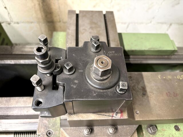 Leit- und Zugspindeldrehmaschine PRVOMAJSKA TNP 380