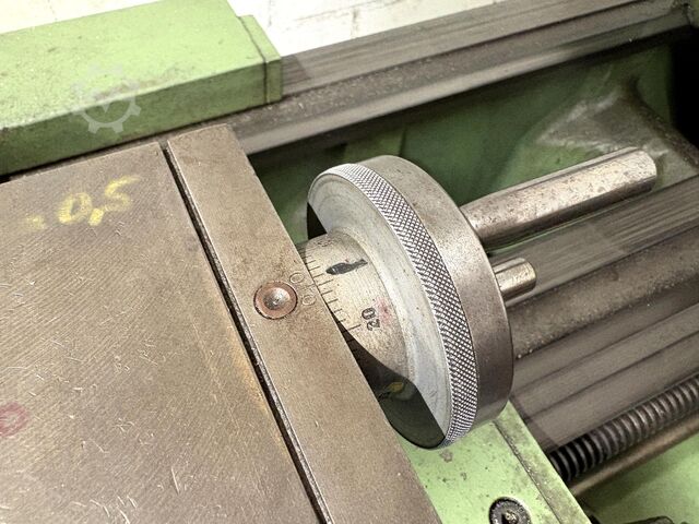 Leit- und Zugspindeldrehmaschine PRVOMAJSKA TNP 380