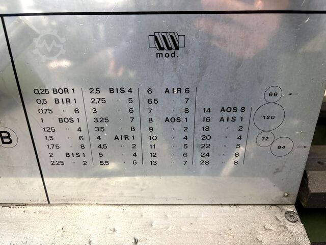 Leit- und Zugspindeldrehmaschine PRVOMAJSKA TNP 380