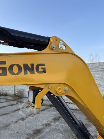 Excavator, mini excavator, crawler excavator, Liugong 9027FZTS
